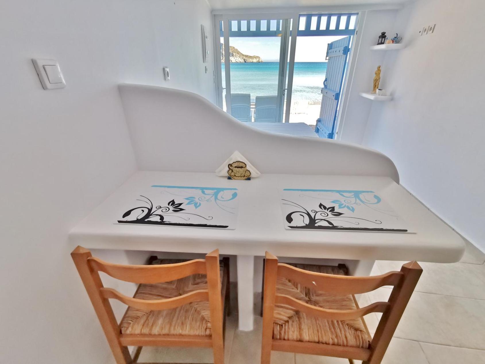 Firopotamos Blue Mare Apartments On The Beach חדר תמונה